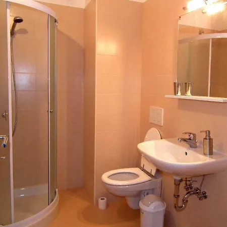 Ari Apartment *