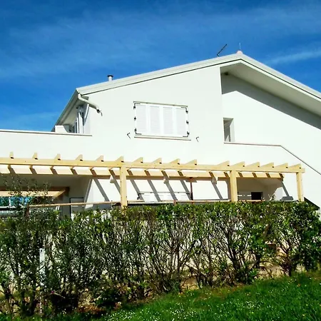 Ari Apartmán