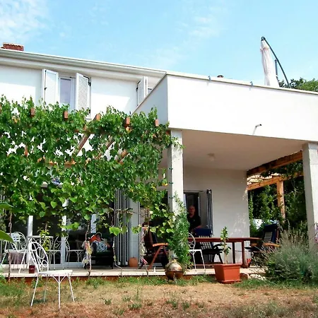 Apartament Ari